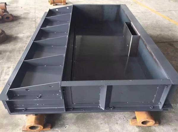 無(wú)砟軌道遮板模具